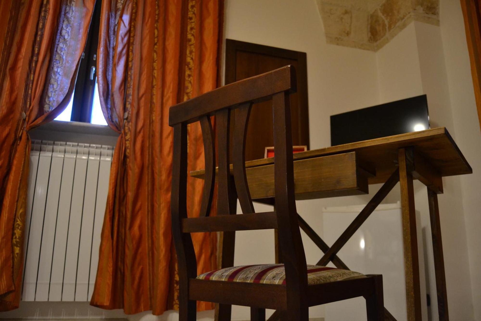 Al Borgo Antico Ristorante E B&B Crispiano Exterior photo