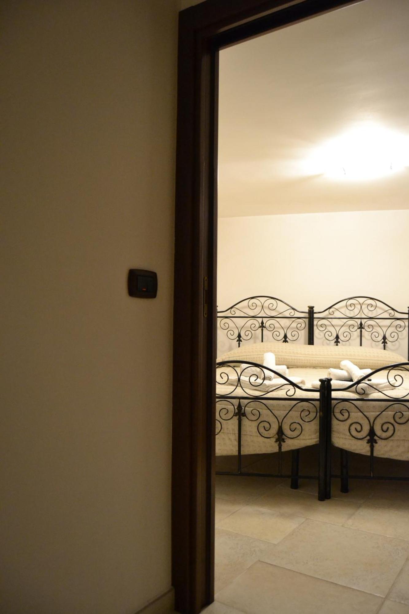 Al Borgo Antico Ristorante E B&B Crispiano Exterior photo