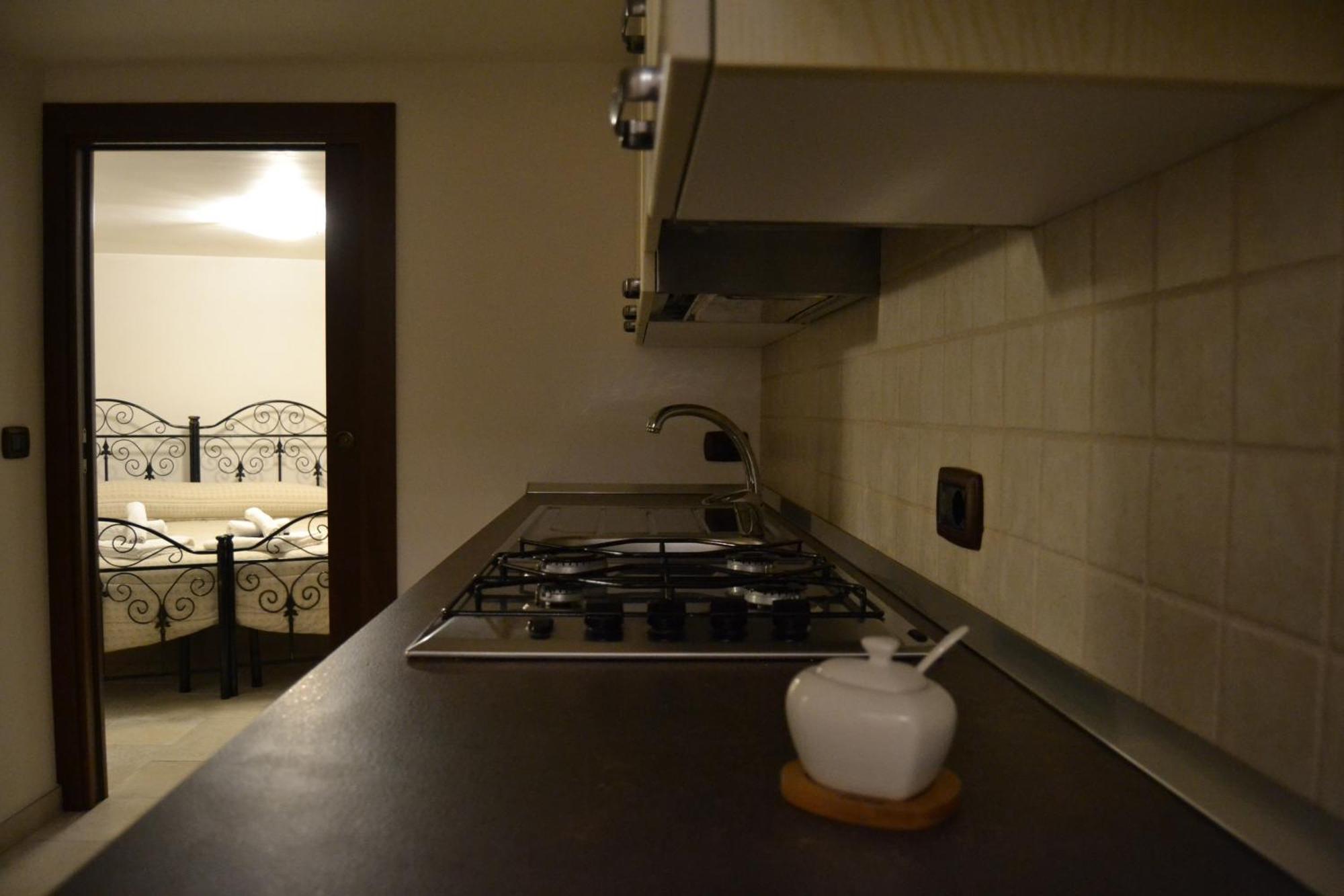 Al Borgo Antico Ristorante E B&B Crispiano Exterior photo