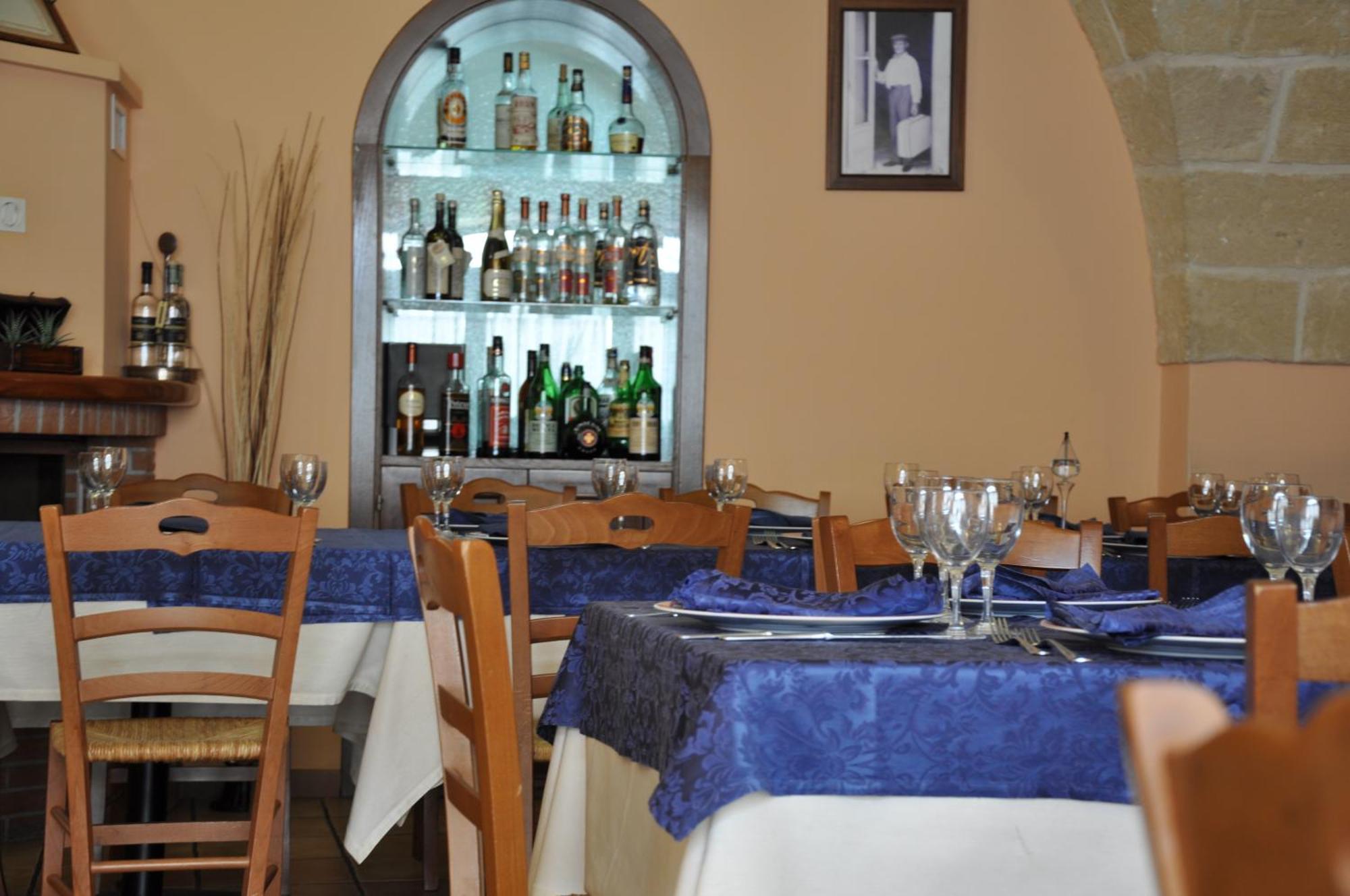 Al Borgo Antico Ristorante E B&B Crispiano Exterior photo