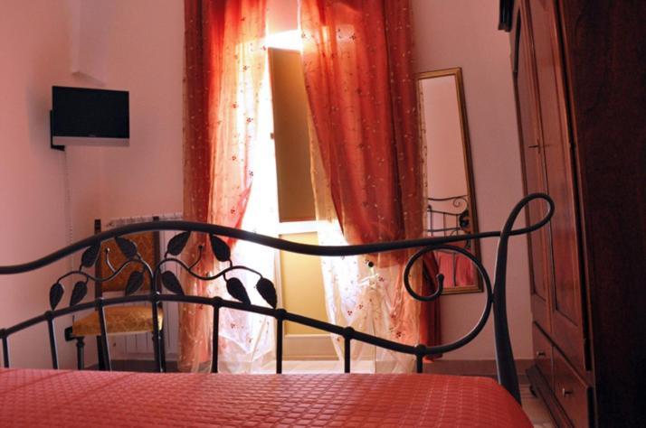 Al Borgo Antico Ristorante E B&B Crispiano Exterior photo